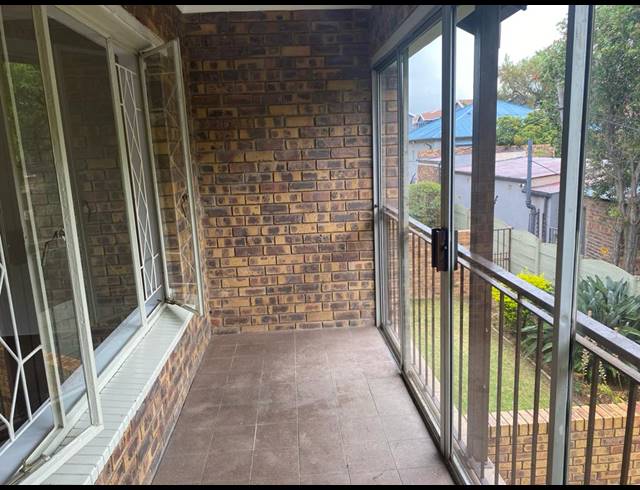 2 BEDROOM APARTMENT FOR SALE IN NEW REDRUTH
